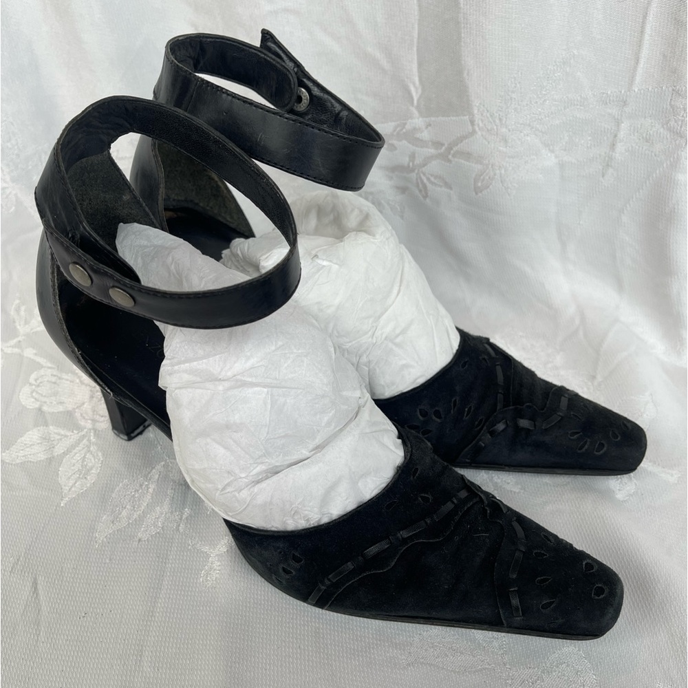 Vintage suede shoes size 7.5